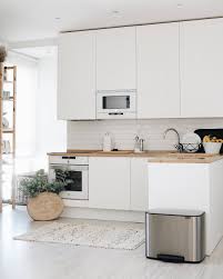 Si necesitas un mueble alto para cualquier lugar de tu cocina u otra zona de la casa, este módulo colgado es lo que estabas buscando, de diseño sencillo y de fácil montaje. Instagramers Con Cocinas De Ikea