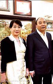 Kể chuyện đêm giao thừa: Nỗi buồn của ông Nguyễn Xuân Phúc | Tiếng Dân