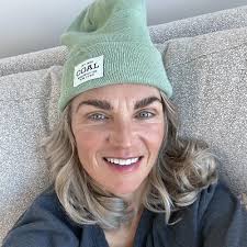 Kerri Pollard's Instagram, Twitter & Facebook