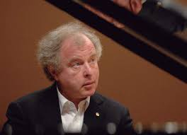 17 Eduardo FErnándEz