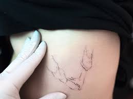Перевод контекст tattoos put on c английский на русский от reverso context: How To Take Care Of A Tattoo 9 Tattoo Care Tips You Should Know Teen Vogue