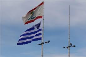 Avai bandeira oficial futebol clube original bordada 1,30 mt. Bandeira Do Avai E Hasteada Na Entrada De Florianopolis