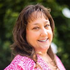 Lorrie Hurst's Instagram, Twitter & Facebook