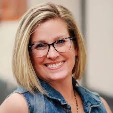 Lorraine Frey's Instagram, Twitter & Facebook