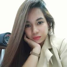 Both scissors were made by Maped, one is plain, the other is with Barbie  branding. You could see na nilagyan lang ng sticker ng Barbie yung isa.  Plain one costs 37php, while