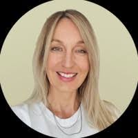 Janine Otto's Instagram, Twitter & Facebook