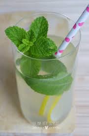 È incredibilmente facile da realizzare e molto meglio … Limonata Fatta In Casa Con La Menta Fresca Babygreen