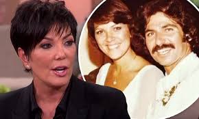 More pics of kris jenner layered razor cut. Kris Jenner Admits Divorce From Robert Kardashian Was Really Ugly Daily Mail Online