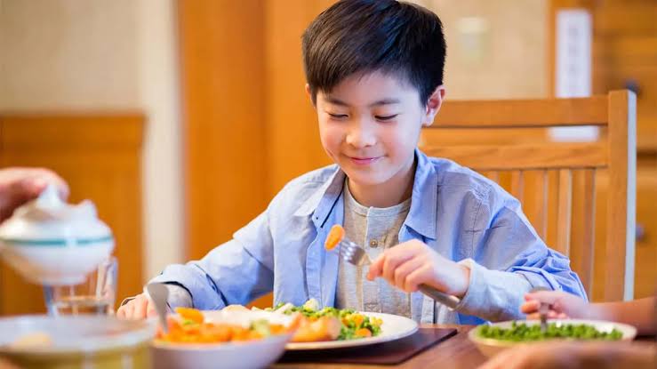 Không nên bỏ bữa sáng đối với trẻ