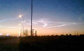 El bólido de santiago del estero fue un evento meteórico ocurrido sobre esa provincia de argentina en la madrugada del 21 de abril de 2013, aproximadamente a las 03:20 hora local (06:25 utc). Meteorito En Tucuman Y Santiago Del Estero Diarioveloz Com Te Muestra Las Mejores Imagenes Del Fenomeno Infoveloz Com