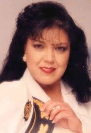 Sandi Perry's Instagram, Twitter & Facebook