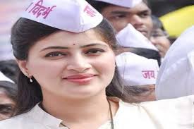 Independent mp from amravati, navneet rana, on march 8 celebrated holi with tribals. Sptjloskhnw9cm