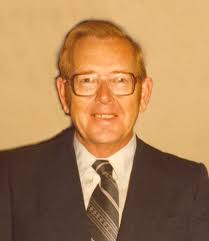 Lloyd Renwick's Instagram, Twitter & Facebook