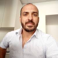 100+ perfiles de «Artus»