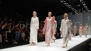 Mengusung tema maskulin, chen cs memesona dalam balutan kaus dan jaket lengkap dengan celana panjang. Rancangan Desainer Di Jfw 2020 Ini Cocok Untuk Tampilan Makeup Instan