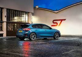 2020 Yeni Kasa Ford Focus St Ozellikleri Ile Tanitildi Oto Kokpit Ford Focus Ford Dizel Motor