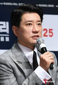 Sifat dia sangat berbeda dengan sahabat dekatnya, dokter choi do young (lee sun kyung). Kim Myung Min ê¹€ëª…ë¯¼ Hancinema
