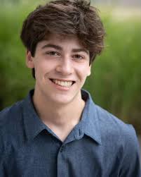 Hey, my name is Elliot Karpin. I'm an incoming freshman from Kansas City. I  plan