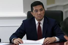 Although born in singapore, he grew up and was educated in kuala lumpur. Best Fbkl Azmin Ali Pn Information Chief Tells Opposition To Stop Sowing Fear In Rakyat Pending Emergency Proposal