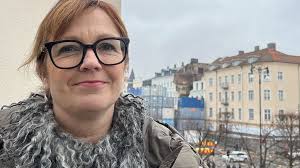 Lekande barn lär sig om känslighet