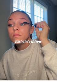 A little make up for your run never hurt 😌💅🏼#girlswhorun #runtok  #runnerdiaries