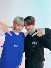 pin by callie sunshine on 스트레이 키즈 felix and lee know felix stray kids stray kids