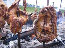 It's bbq'd veal, and it has an amazing flavor. Fotos De Carne A La Llanera Mamona Ternera Chiguire Co En Bogota Colombia