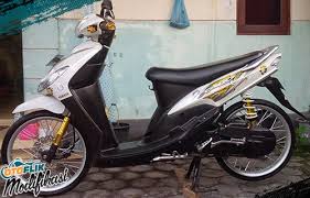 Pengaruh dari sosial media, modif sepeda motor juga bisa merefleksikan diri. Modifikasi Mio Putih