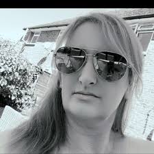 Is there anyone that can do gel Christmas nails for my and my friend  tomorrow evening any time from 4.30pm? Either in a salon or a mobile one (I  live in Larkfield).