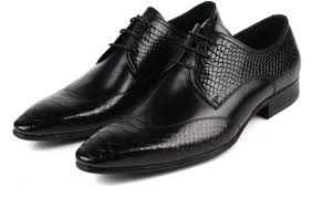 Il existe plusieurs familles de chaussures habillées, toutes ne fonctionnent pas avec la même tenue. Chaussures De Costume Homme Cuir Effet Ecaille