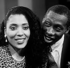She was a three time gold medalist at the summer olympics in 1988. Florence Griffith Joyner Die Ungelosten Ratsel Um Den Schillernden Sprintstar Welt