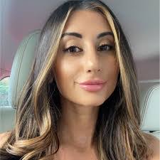 Katherine Arenas's Instagram, Twitter & Facebook