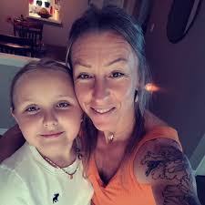 What are the best sushi spots in the New London area?