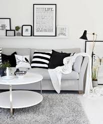 Deco salon gris blanc bois 35 idees deco salon gris pour s. Un Salon En Gris Et Blanc C Est Chic Voila 82 Photos Qui En Temoignent Idee Deco Salon Deco Salon Blanc Deco Salon