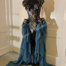 .neither of them actually have a plot,mostly every chapter is about a different ghost and the interaction with the people around them(most of the time),the only difference between them is that mail has a. Pin On Costumes