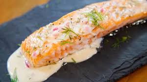 Recette Saumon Au Beurre A L Ail Pleine De Saveurs Fish Recipes Seafood Recipes Garlic Butter Salmon