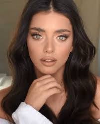 Mia Schafer's Instagram, Twitter & Facebook