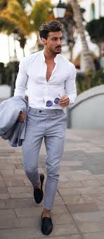 Eine hochzeitseinladung zu bekommen kann ziemlich aufregend sein. 9 Minimal Business Casual Outfits For Men Business Casual Men Mens Casual Outfits Stylish Mens Outfits