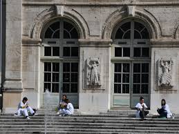 Arrêter les chaînes de transmission. Covid 19 A Marseille En Attendant La Vague Sciences Et Avenir