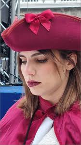 Hello, I have lost today a big white envelope that has two paintings that  we bought today from street of Venice. We stupidly forgot it