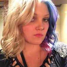 Lauren Wiezoreck (@LWiezoreck)