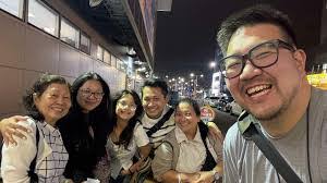 Lizzie Cherry's Instagram, Twitter & Facebook