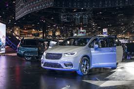 Uconnect 5 runs the minivan's infotainment system, offering the most modern and customizable system fca (chrysler's parent company) has devised to date. 2021 Chrysler Pacifica Finally Gets An All Wheel Drive Model