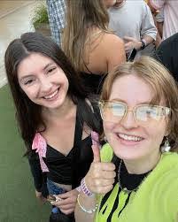 Arielle Marshall's Instagram, Twitter & Facebook