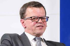 Die freiheit der journalisten, nach bestem wissen und. Manfred Perterer Europa Dialog