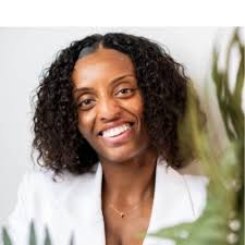 UPDATE: This past year has been full of personal and professional  transformation. God has shown me only abundance and favor and I couldn't be  more grateful ☀️🙏🏽❤️ !! I set out last