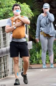 They split in 2013 after three years of marriage. Katy Perry On A Power Walk While Fiance Orlando Bloom Holds Baby Aktuelle Boulevard Nachrichten Und Fotogalerien Zu Stars Sternchen