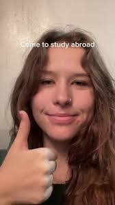 Evie Cunningham's Instagram, Twitter & Facebook