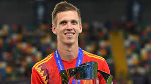 He plays as an attacking midfielder or winger. Dani Olmo Liebaugelt Mit Spanien Ruckkehr Klarheit In Den Nachsten 20 Tagen Goal Com