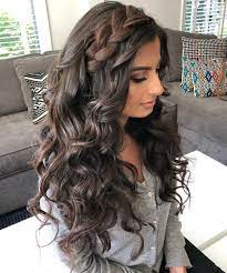 Have your bob wavy and messy for a volumizing effect coupled with an airy feel and movement. Hair Styles For Thick Wavy Hair